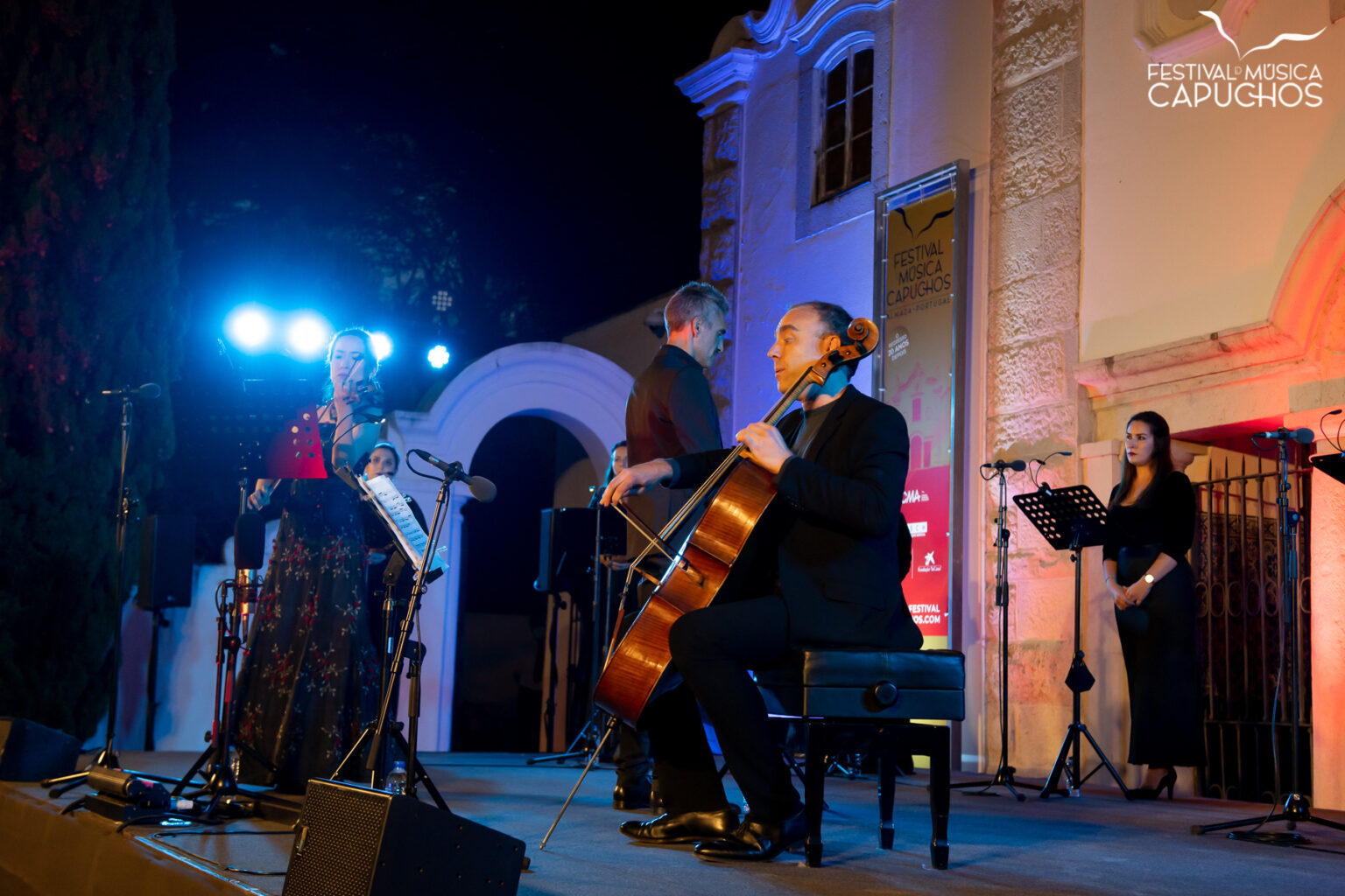 FESTIVAL DOS CAPUCHOS - CONCERTO DE ABERTURA - Viviane Hagner - violino; Adrian Brendel - Violoncelo; Coro Officium Ensemble e Pedro Teixeira - no público com a presença de Alfred Brendel e esposa; Inês de Medeiros - Presidente da Câmara de Almada, Dr. Robert Zischg - Embaixador da Áustria em Portugal, Manuel Heitor - Ministro da Ciência, Tecnologia e Ensino Superior e Maestro Filipe Pinto-Ribeiro - Festival de Música dos Capuchos