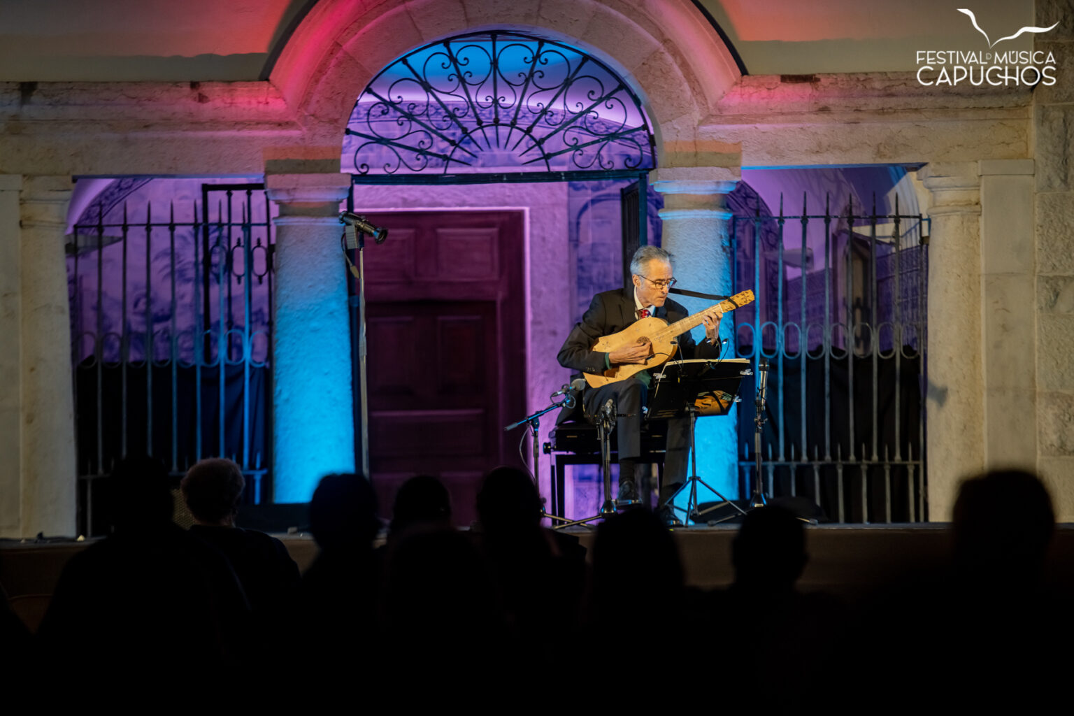 FESTIVAL DOS CAPUCHOS - Recital de Alaúde e Vihuela por Hopkinson Smith“El Siglo de Oro, the Golden Age: Música Espanhola e Inglesa do Renascimento”Hopkinson Smith, alaúde e vihuela