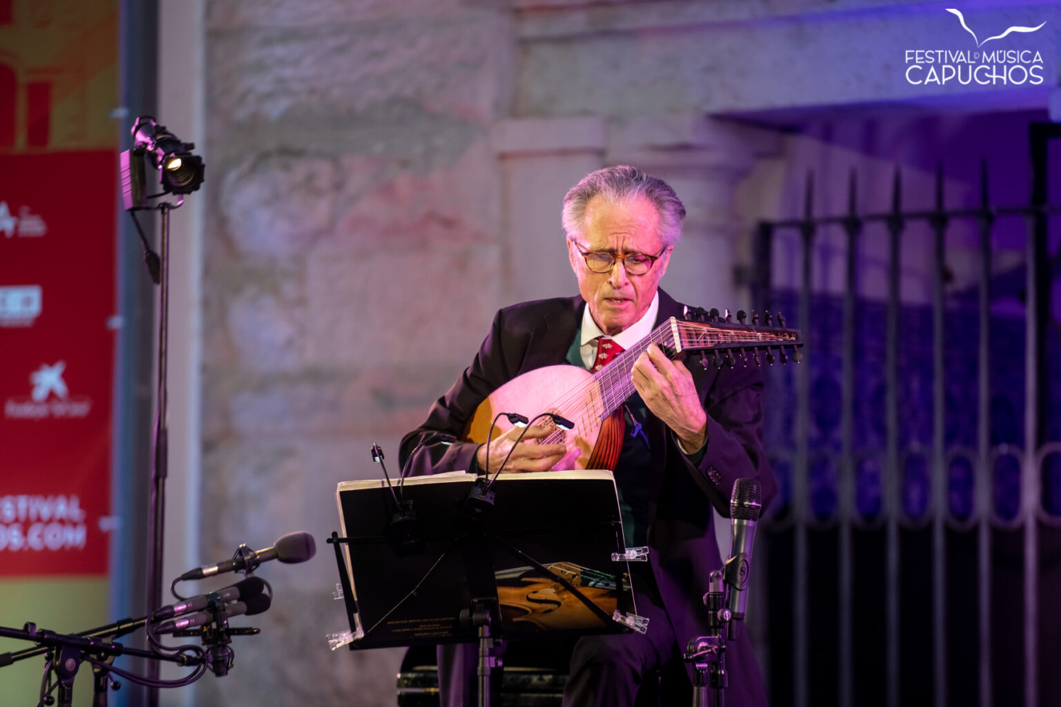 FESTIVAL DOS CAPUCHOS - Recital de Alaúde e Vihuela por Hopkinson Smith“El Siglo de Oro, the Golden Age: Música Espanhola e Inglesa do Renascimento”Hopkinson Smith, alaúde e vihuela